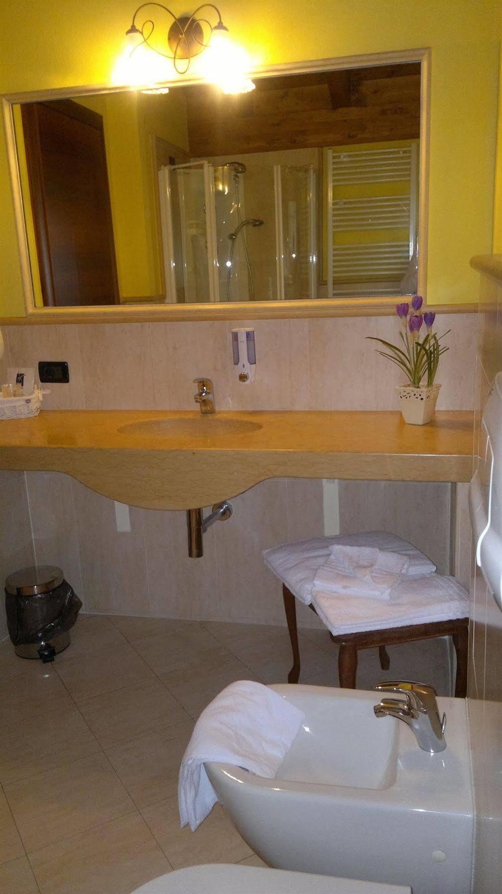 Albergo Ristorante Montebaldo Limone sul Garda Bagian luar foto